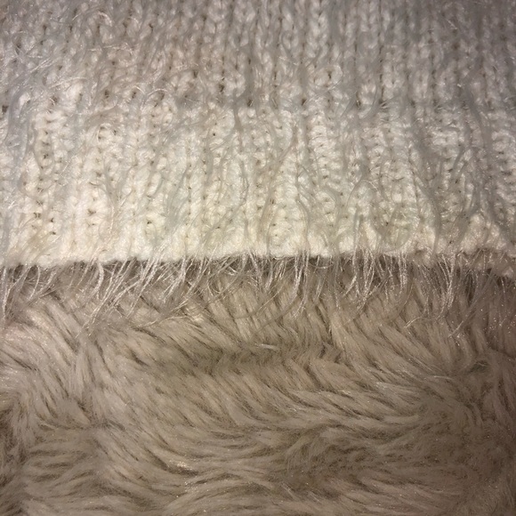 Topshop Cropped Feathered Long Sleeve - Picture 4 of 4